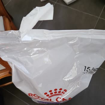 Royal Canin Cat Food Arrived Open and Re-Sealed – Is This a Genuine Product?
