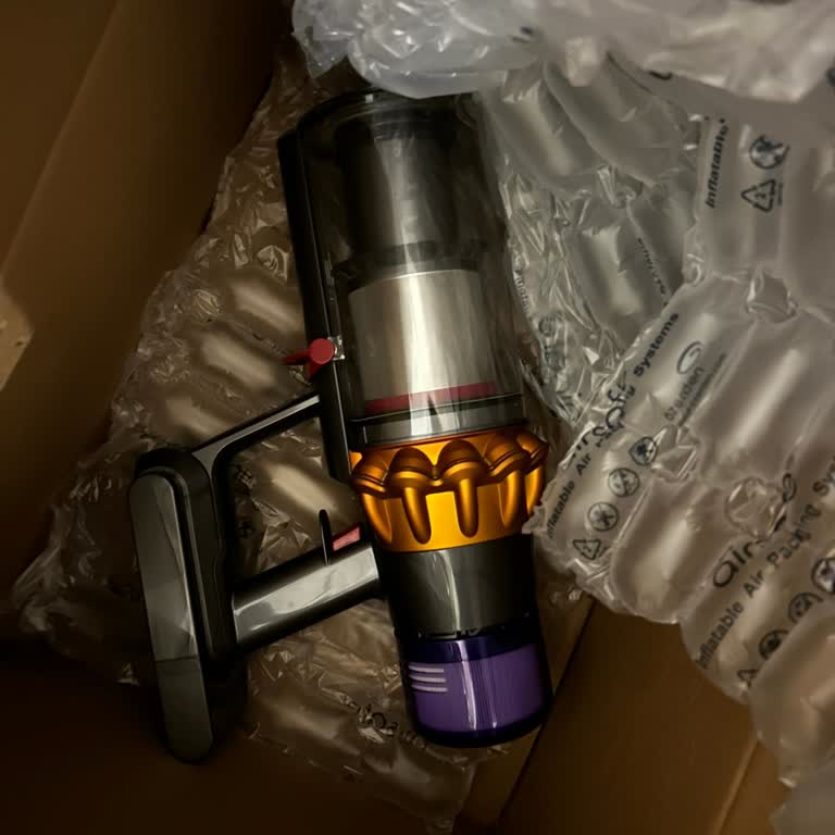 Dyson Yanlış Ürün Teslimatı Ve İlgisiz Müşteri Hizmetleri!