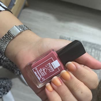 Avon Oje Tırnaklarda Kalıcı Sarı İz Bırakıyor