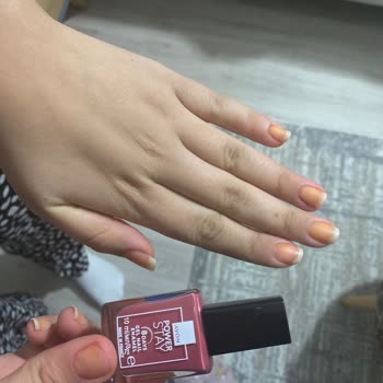 Avon Oje Tırnaklarda Kalıcı Sarı İz Bırakıyor