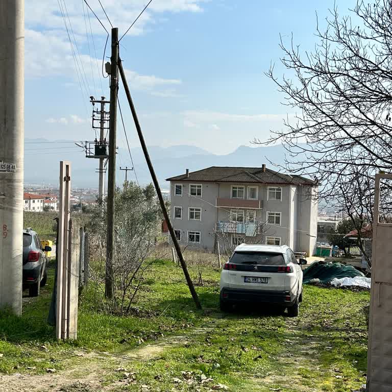 Telefon Direği Nedeniyle Araç Park Sorunu