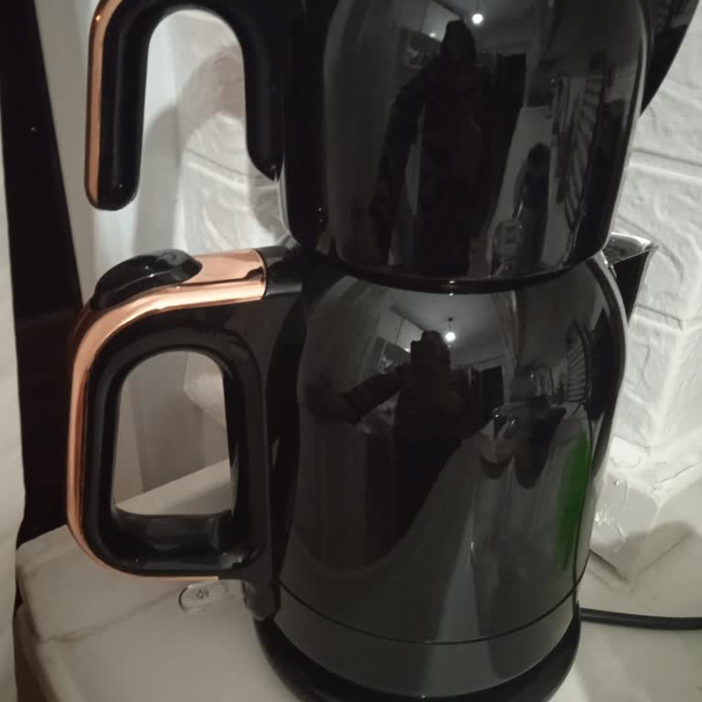 Gürültülü Ve Isı Koruyamayan Çay Makinesi