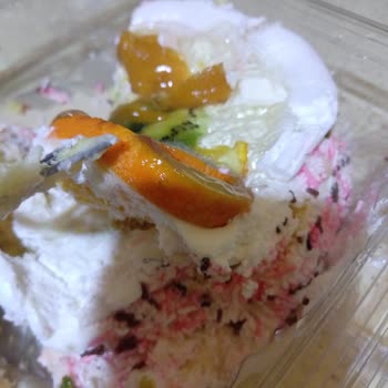 Bozuk Yaş Pasta Ve İlgisiz Müşteri Hizmetleri