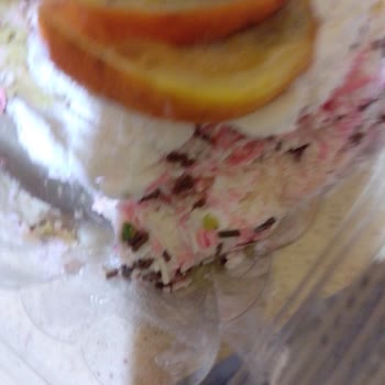 Bozuk Yaş Pasta Ve İlgisiz Müşteri Hizmetleri