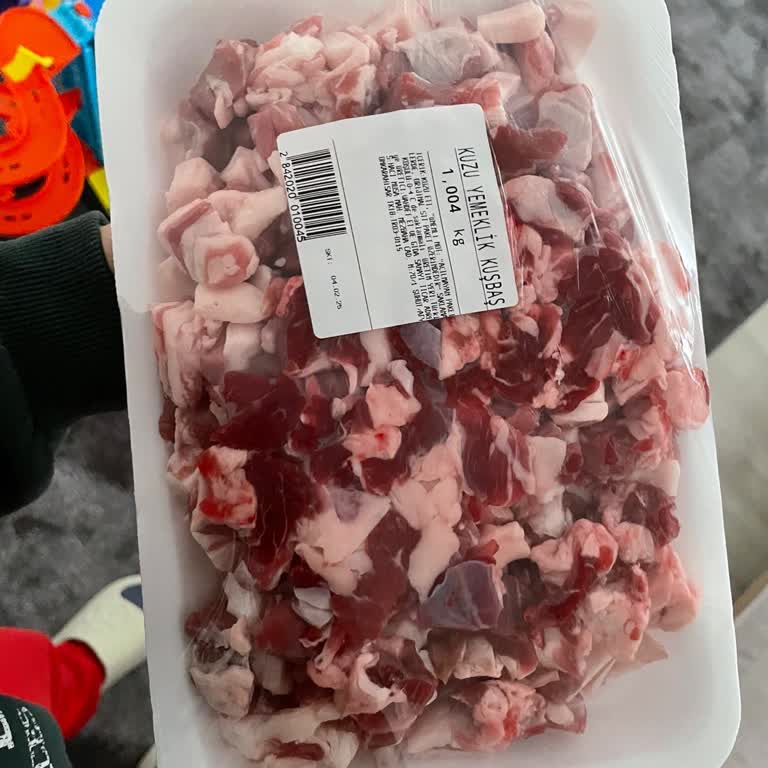 Yağlı Et Ve İlgisiz Müşteri Hizmeti