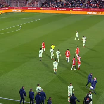 1xBet Girona-Las Palmas Maçında Sağlık Ekibi Bahsinde Yaşanan Sorun Ve İletişim Eksikliği