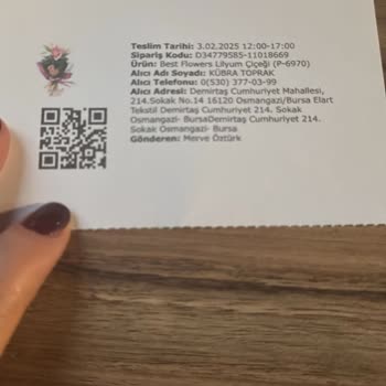 Yanlış İsimle Gönderilen Çiçek Ve İletişim Sorunları