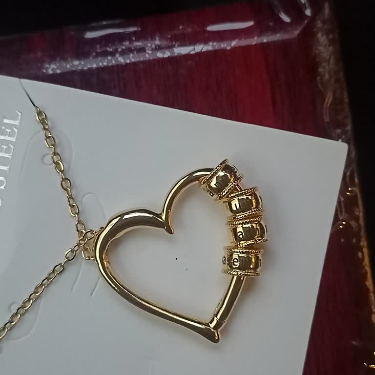 Yanlış İsimli Kolye Ve İletişim Sorunları