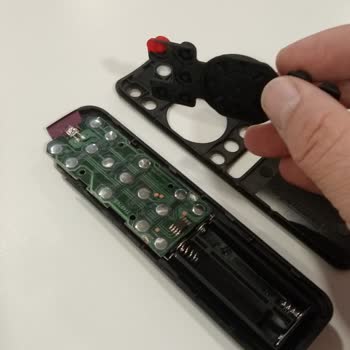 Kırık Kumanda Mağduriyeti: Köy Okulundaki Öğrenciler İçin Çözüm Bekliyoruz