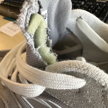 Online Lostra Ayakkabı Tamirinde İletişim Krizi Ve Gecikme