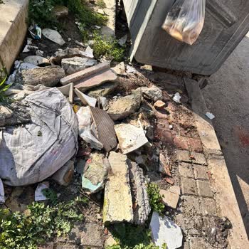 İzmir Büyükşehir Belediyesi Bakımsızlık Ve Muhtar İlgisizliği!