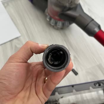 Dyson V8 Süpürge Başlığı Sorunu Ve Garanti Hizmeti