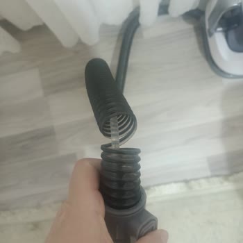 Kiwi Home Yıkama Makinesi Aldık İki Üç Kullanımdan Sonra Hortum Yırtıldı