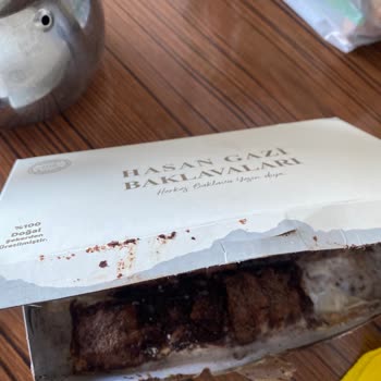 Hasan Gazi Baklavaları Bayat Baklava İle Zehirlenme Tehlikesi