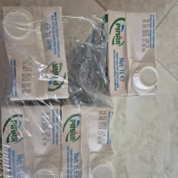 Tarihi Geçmiş Sütler Ve İlgisiz Müşteri Hizmetleri