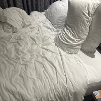 Holiday Inn Express Ankara Airport – Rude Staff, Uncomfortable Beds, and Poor Heating