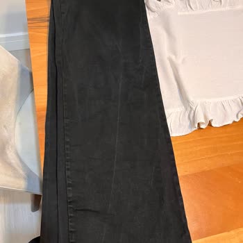 Pantolondaki İzler Ve Mağaza İlgisizliği