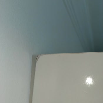 Eğri Dolap Kapakları Ve Yetersiz Servis