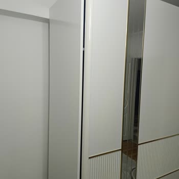 Eğri Dolap Kapakları Ve Yetersiz Servis