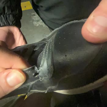 Reebok Ayakkabıda Açılma Ve Yırtılma Sorunu
