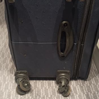 Kaliteli Diye Aldığım Valiz İlk Kullanımda Hayal Kırıklığına Uğrattı