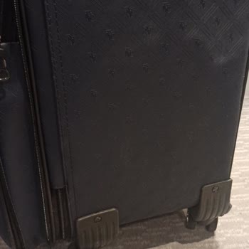 Kaliteli Diye Aldığım Valiz İlk Kullanımda Hayal Kırıklığına Uğrattı