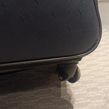 Kaliteli Diye Aldığım Valiz İlk Kullanımda Hayal Kırıklığına Uğrattı