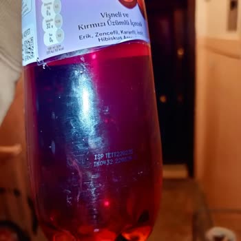 Cappy Cool Hibiskus'ta Şok Edici Katı Maddeler Ve Kötü Koku