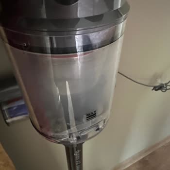 Dyson V15 Toz Haznesi Çiziliyor, Çözüm Yetersiz
