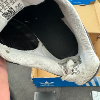 Adidas Ayakkabının 3 Ayda Yıpranması: Kalite Sorunu