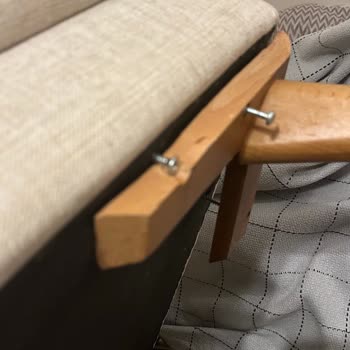 Vivense'den Aldığım Köşe Koltuğun Orta Ayağı Kırıldı