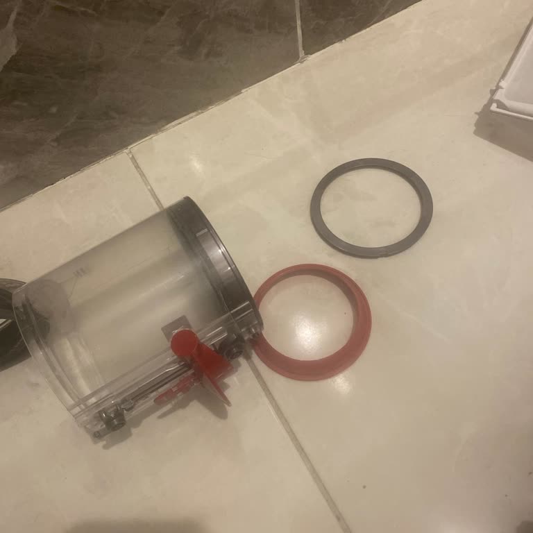 Dyson Süpürge Parça Sorunu: Toz Haznesi Kapağı Takılamıyor