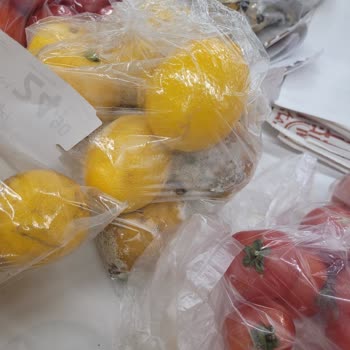 Migros'ta Çürümüş Meyve Sebze Satışı Sağlığı Tehdit Ediyor