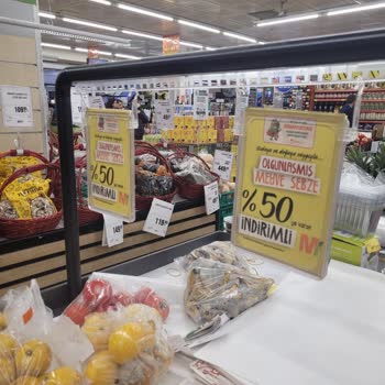 Migros'ta Çürümüş Meyve Sebze Satışı Sağlığı Tehdit Ediyor