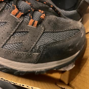 Columbia Sportwear Schuhe zeigen nach wenigen Monaten Materialfehler