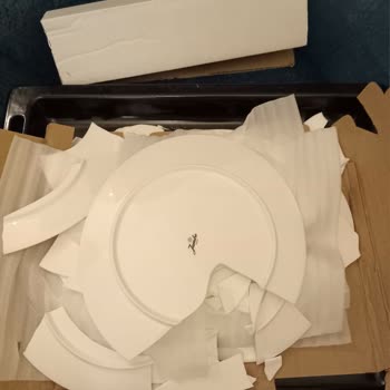 Kırık Yemek Takımı Ve Yetersiz Paketleme Sorunu