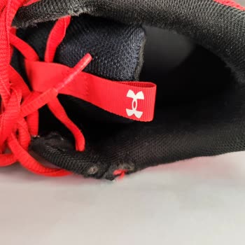 Under Armour Basketballschuhe enttäuschen in Qualität und Haltbarkeit