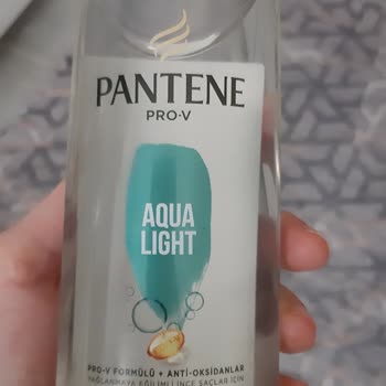Pantene Aqua Light Şampuan Saçlarda Elektriklenme Yaptı