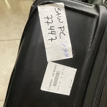 Valizim Uçakta Yok, Hediyelerim Kayboldu