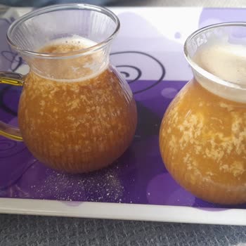 Tarihi Geçmiş Kahveyle Gelen Mide Bulantısı