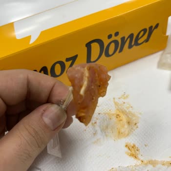 Pişmemiş Tavuk Parçası Şoku!