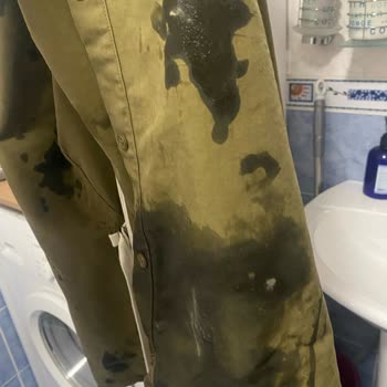 Christian Dior Foundation Pump Defect—Ruined Clothes & Wasted Product