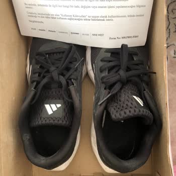 Adidas Ayakkabının Beklenmedik Kalite Sorunu