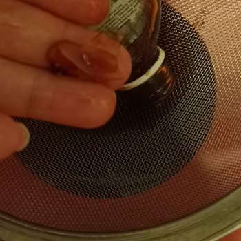 Kırık Şurup Ve Cam Parçacıkları: Çocuğumun Güvenliği Tehlikede