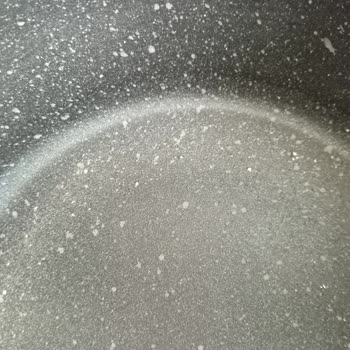 Schafer Granit Tencere Seti İle Hayal Kırıklığı: Kısa Sürede Soyulma Sorunu