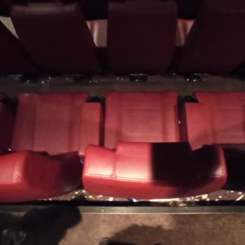 Hijyen Sorunlarıyla Dolup Taşan Sinema Deneyimi