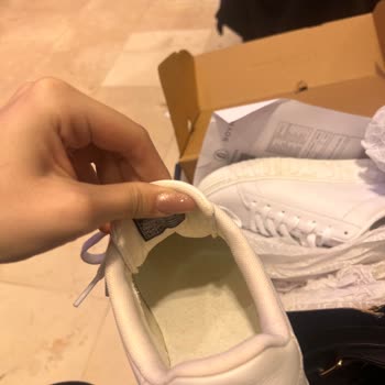 Güvenilirlik Sarsıldı: Kullanılmış Ayakkabı Şoku!