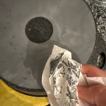 Aryıldız Granit Tencerelerde Kalıcı Siyah Leke Sorunu