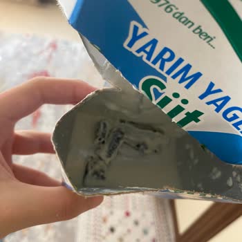 Mis Sütü'nde Beklenmedik Siyah Parçacıklar