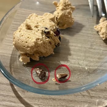 Serel Fıstıklı Helvada Diş Kırma Tehlikesi: Taş Parçaları Çıktı!